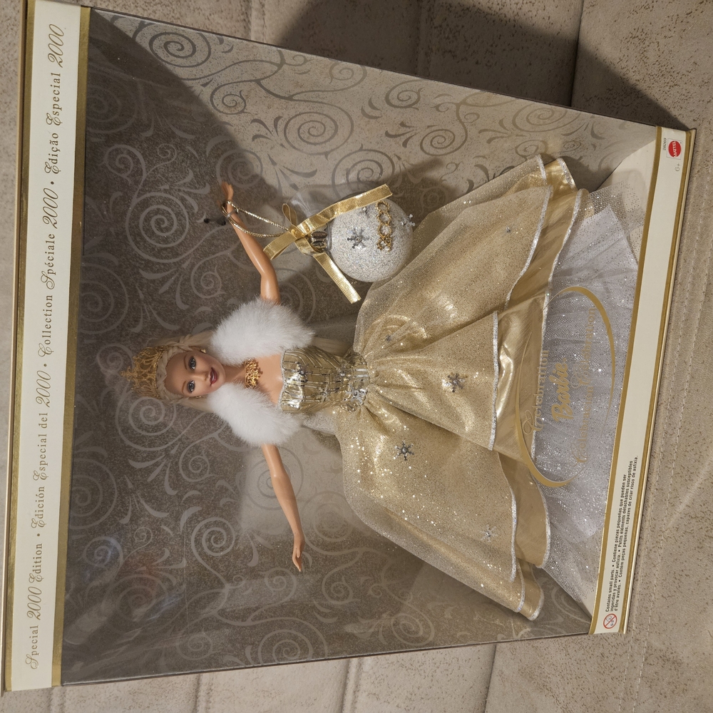 Barbie 2000 Special Edition Gold Gown